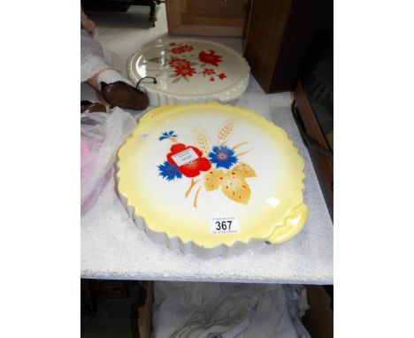 2 ceramic gateau stands