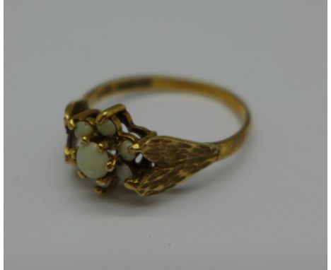 A 9ct gold and opal ring, 2.6g, Q