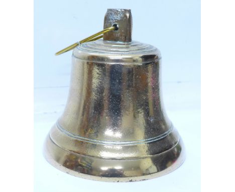 A bronze bell, 15cm diameter