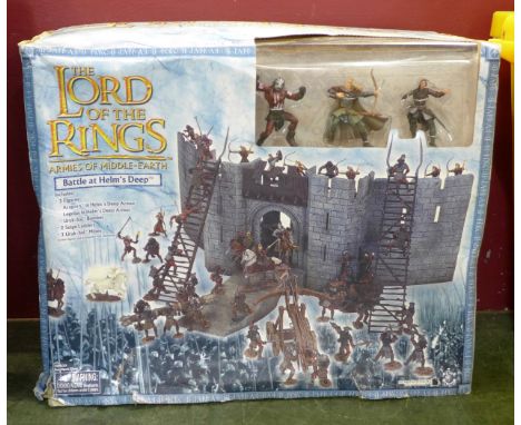 The Lord of the Rings Battle at Helm's Deep with figures, boxed