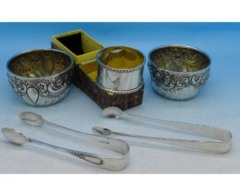 A pair of Victorian silver salts, London 1890, a silver napkin ring and two silver plated sugar bows, silver 99g