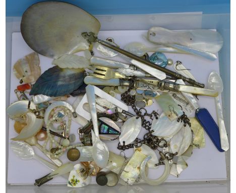 Assorted mother of pearl, etc.