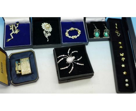 Costume jewellery and a Ronson lighter, boxed