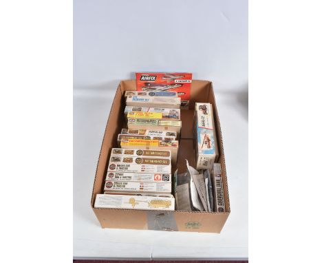 A COLLECTION OF BOXED UNBUILT VINTAGE AIRFIX MILITARY MODEL KITS, to include four kits in sealed bags with header cards, a Pa