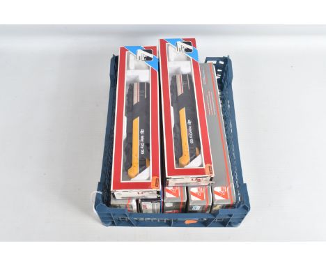 A QUANTITY OF BOXED LIMA OO GAUGE INTERCITY 125 HIGH SPEED TRAIN UNITS, comprising power cars 'County of Humberside' No.43 05