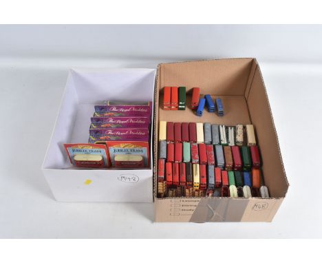 A QUANTITY OF UNBOXED AND ASSORTED MATCHBOX 1-75 SERIES AND MODELS OF YESTERYEAR BUS, COACH, TROLLEYBUS AND TRAM MODELS, all 