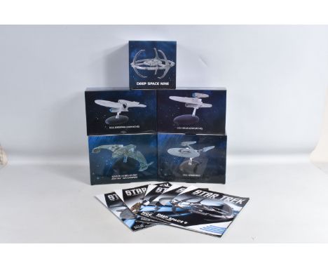A COLLECTION OF FIVE EAGLEMOSS SPECIAL ISSUE STAR TREK OFFICIAL STARSHIP COLLECTION MODELS AND MAAZINES, to include a no.1 De