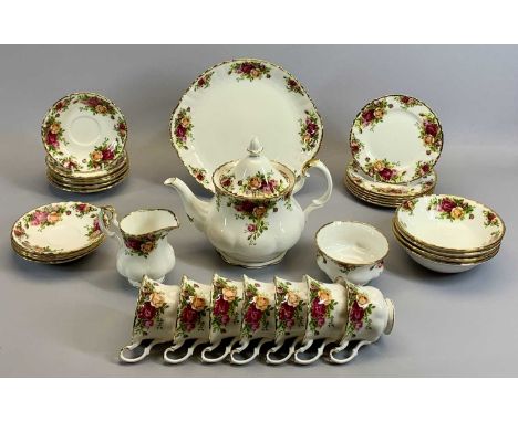 ROYAL ALBERT OLD COUNTRY ROSES PATTERN TEA SERVICE - approx 32 pieces