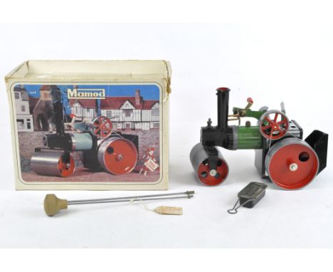 A Mamod S.R.1a Steam Roller enamelled in green, black and red, in original box