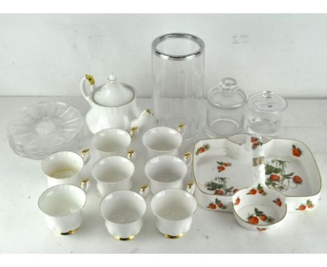 A Royal Albert Val Do'r part tea set, comprising eight tea cups and a teapot, together with other ceramics and mixed glasswar