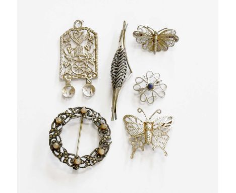 A Quantity of Silver and White Metal Jewellery, including brooches, pendants, scarf clips etcGross weight 168.6 grams.