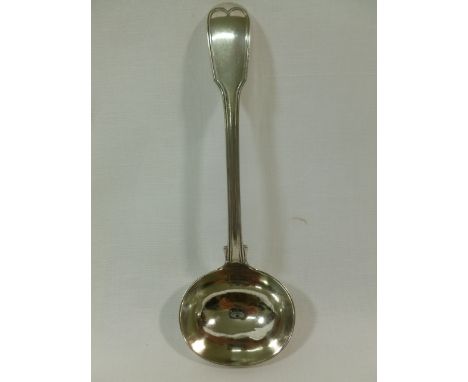 A 19th century Irish William IV fiddle and thread pattern sauce ladle, Dublin 1832, 2.26ozt, 70.3g, 17.4cm long CONDITION REP