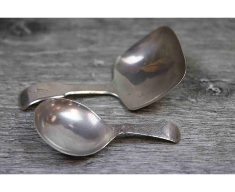 George III silver fiddle pattern caddy spoon with plain rectangular bowl, engraved initial to terminal, makers Joseph Willmor