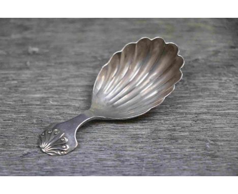 Early George V silver caddy spoon, cast shell pattern decoration to terminal, scalloped bowl, makers Levi &amp; Salaman, Birm