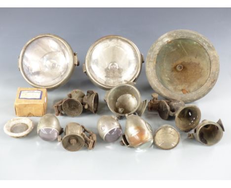 Quantity of vintage car lamps to include CAV DH fork mounted examples, Brolt and CAV sidelights, boxed Lucas sidelamp, carbid