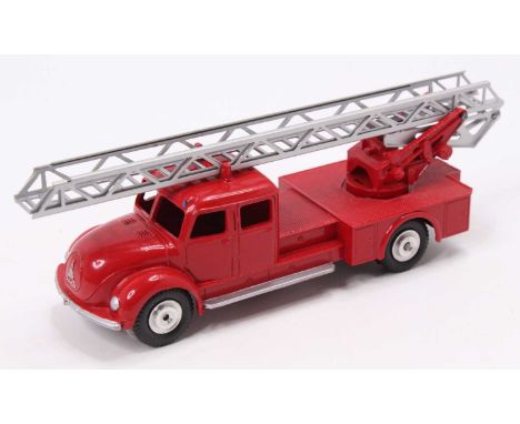 Marklin No.8023 Marquis Fire Engine, comprising red body with silver trim and ladder, cast spun hubs (M)