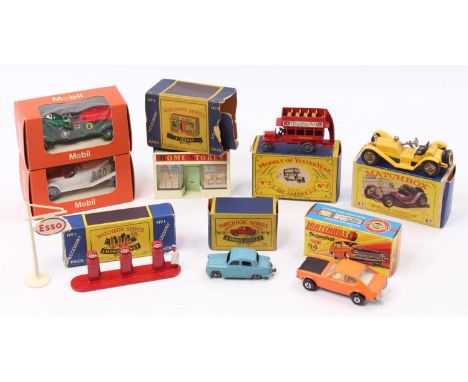 A collection of mixed Matchbox Lesney diecasts, with examples including Accessory Pack No. 1 ESSO Petrol Pumps, No. 36 Austin