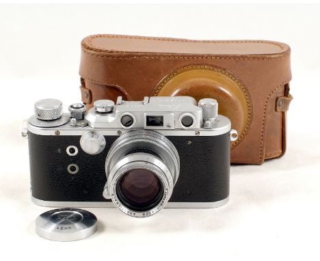 Reid IIIa Rangefinder Camera #P1818. (2nd blind sticks, hence condition 5H). With uncommon (early?) bright chrome barrel and 