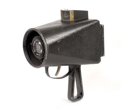 Williamson's 6x9cm Hand-Held Pistol Aerial Camera. With Ross Xpress 136mm f4.5 lens. (condition 5F). Late model with focusing