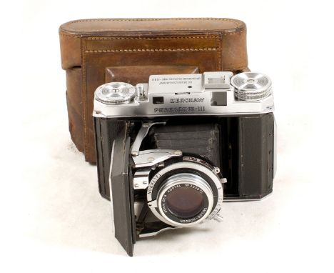 Rare Kershaw Peregrine III Folding Camera. #4/26226 (condition 5F). Fitted with a Taylor Hobson 80mm f2.8 Adotal lens #355672