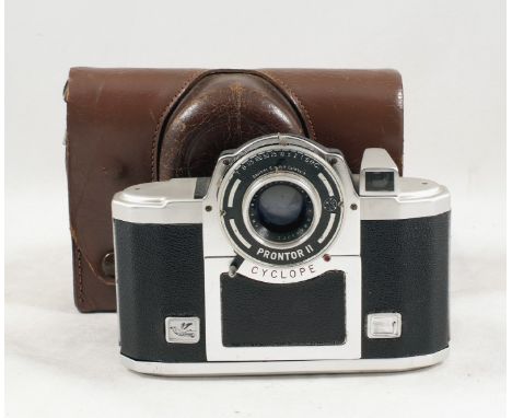 Rare Alsaphot Cyclope Camera with Boyer Saphir 105mm f4.5 Lens. With ERC. (condition 5F) A very unusual French camera. Two in