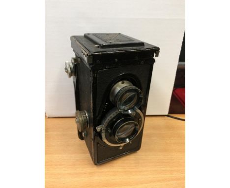 Uncommon Cornu Ontoflex 9x9cm TLR. Film holder rotates for portrait or landscape format pictures. (condition 5/6F) (BW).