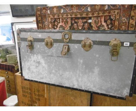 CABIN TRUNK