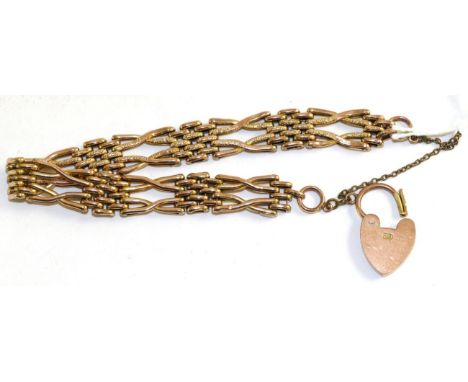 A gate link bracelet, stamped '9CT'10.8g