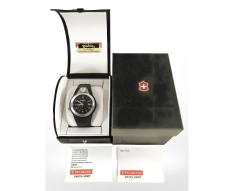 A Victorinox Swiss army quartz wristwatch, case 39 mm.