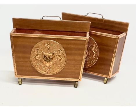 A pair of vintage magazine racks. 39x14x33cm 