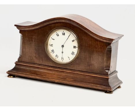 An early 20th century French mantle clock. 30x10x17cm 
