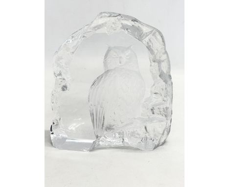 A large vintage Swedish lead crystal  paperweight by Mats Jonasson. 13.5x15cm 