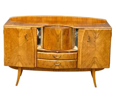 A vintage Art Deco walnut cocktail sideboard. 138x46x88cm 