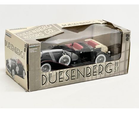 A large Limited Edition Greenlight Duesenberg II SJ model car in box. 1:18 scale. 35x18.5x15cm 