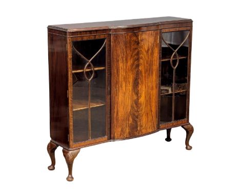 A vintage mahogany display cabinet. 124x33x113cm 