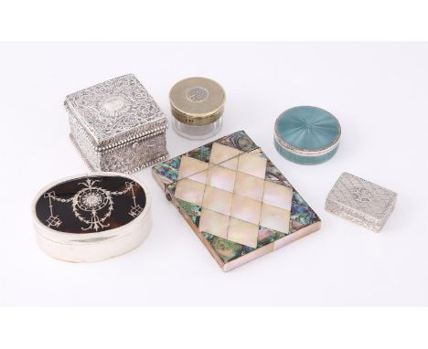 
	
		Y&nbspA COLLECTION OF SILVER AND SILVER COLOURED ITEMS
		To include: a silver mounted and tortoiseshell oval box by Will