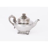 Y A GEORGE IV SILVER CIRCULAR TEA POT