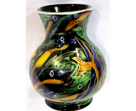 Anita Harris vase in the Angelfish pattern, H: 14 cm. No cracks, chips or visible restoration. P&amp;P Group 1 (£14+VAT for t