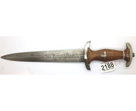 Early Third Reich SA dagger with blonde wooden grip. Maker Ernst Bruckmann, Solingen. Lacking scabbard. P&amp;P Group 2 (£18+