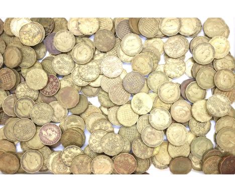 Box of mixed George VI and Elizabeth II threepences. P&amp;P Group 2 (£18+VAT for the first lot and £3+VAT for subsequent lot
