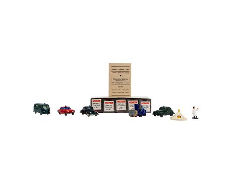WIKING 9-tlg Konvolut Einsatzfahrzeuge und Verkehrsspiel im Maßstab 1:87, bestehend aus 'Ford Brandmeister 17 M', GK 2003: 60