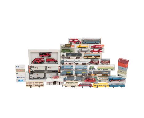 u.a. WIKING/I.M.U 40-tlg Konvolut Fahrzeuge und Container im Maßstab 1:87, bestehend aus WIKING: 18 verschiedene LKW's und Bu