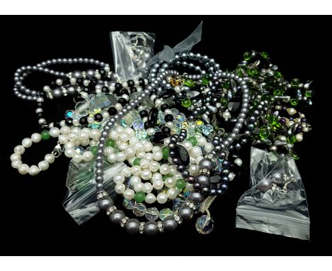 Costume Jewellery - A Small quantity of faux black pearl jewellery; facetted black glass beads set with faux pearls; pearls s