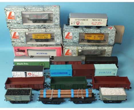 O gauge, nineteen various wagons by Lima, Rivarossi, Pola Maxi, etc, five in Lima boxes, (19).