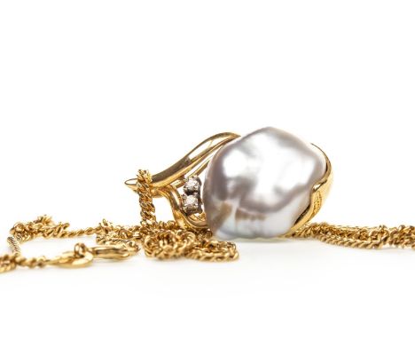 PEARL AND DIAMOND PENDANT, the grey baroque pearl 16mm wide, topped by two round brilliant cut diamonds totalling approximate