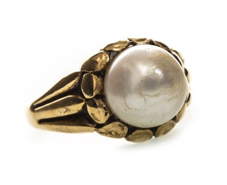 PEARL RING, set with a spherical pearl 9mm diameter, marked 18k, size L, 7.2g