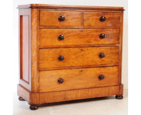 19th century George III mahogany chest of drawers. Raised on bracket feet with two short over three deep drawers having brass