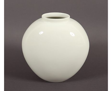 Vase "Herzform", H 23, Entwurf Trude Petri, KPM Berlin, 20.Jh. 