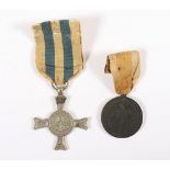 zwei Ehrenzeichen Vatikan, "Fidei et virtuti", Medaillon Pius IX