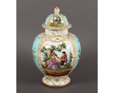 Deckelvase, in Gold und Emailfarben dekoriert, H 25, AR-Marke, Helena Wolfsohn, Dresden, A.20.Jh. 